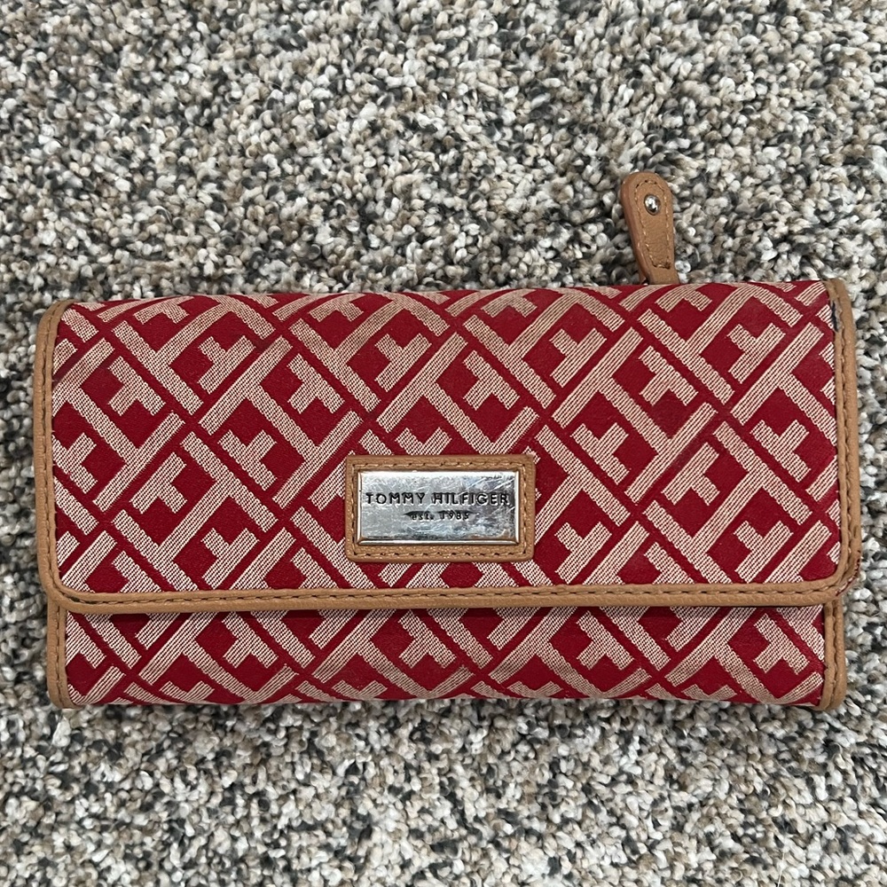 Tommy Hilfiger wallet